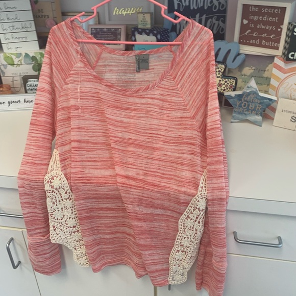 5 for $25- New Directions Pink and White Top size Large - Picture 7 of 15